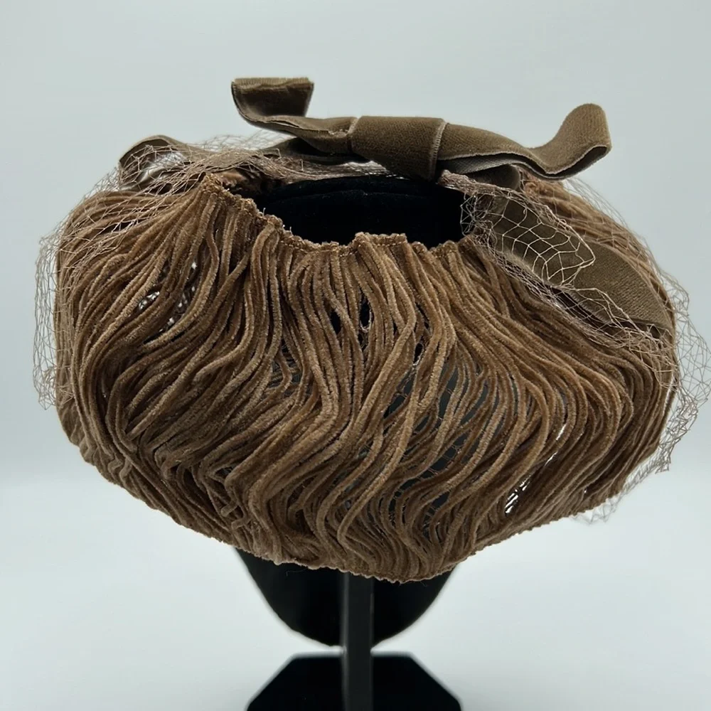 TAN VELVET HAT WITH LACE FACE COVER VINTAGE